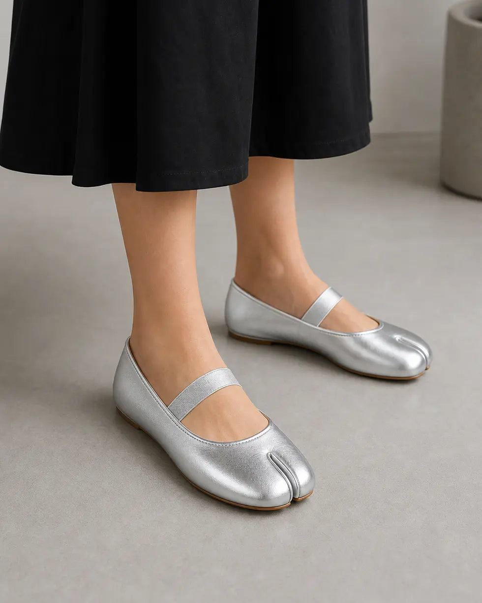 Shoezea Split-Toe Tabi Flats with Simple Single Strap Design