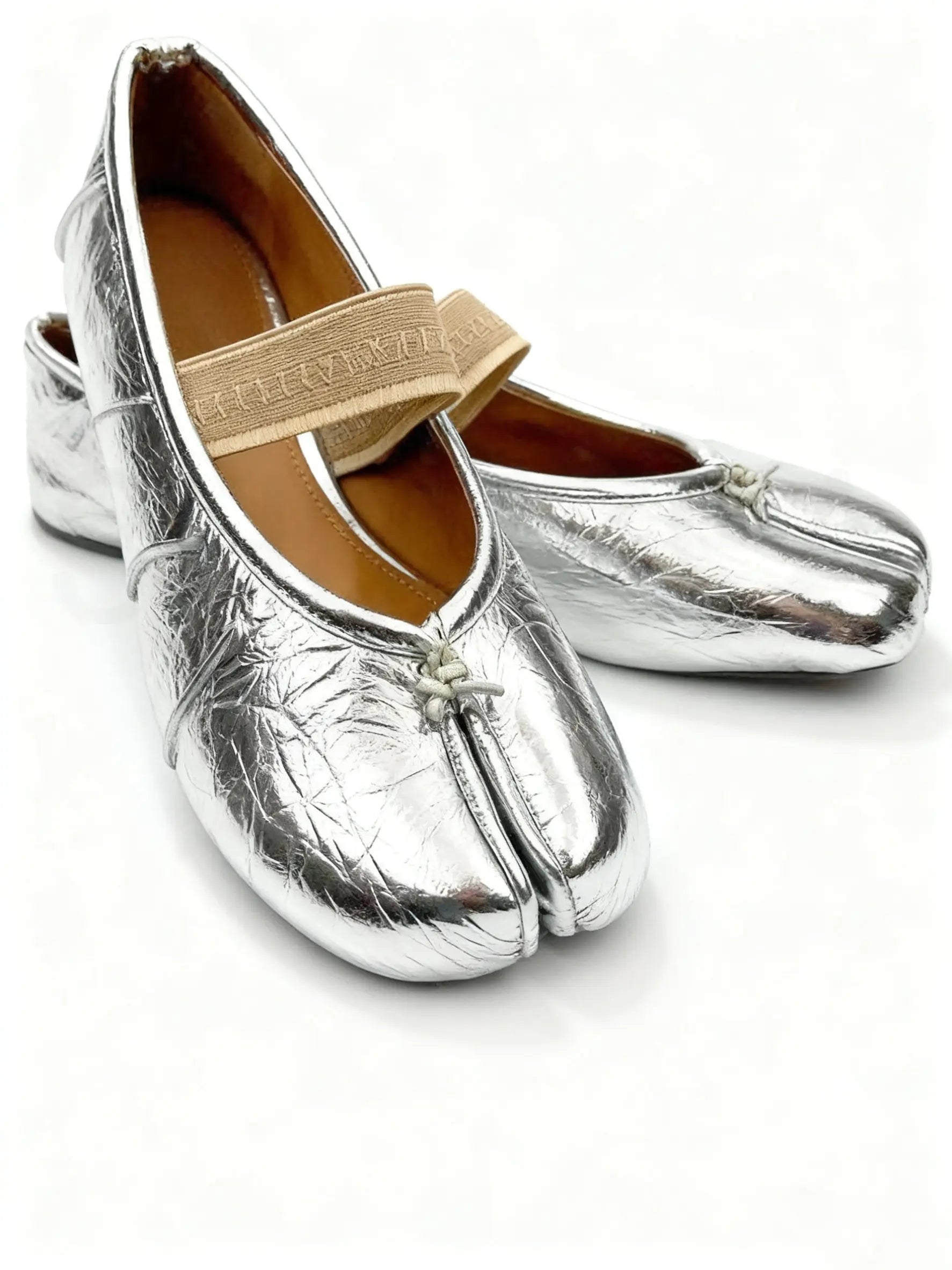 Shoezea Split-Toe Tabi Flats with Wide Comfort Band