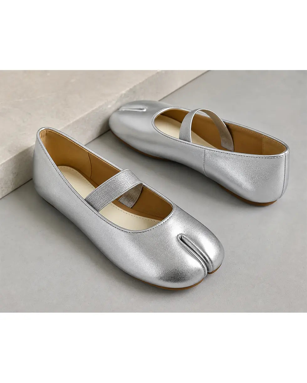 Shoezea Split-Toe Tabi Flats with Simple Single Strap Design