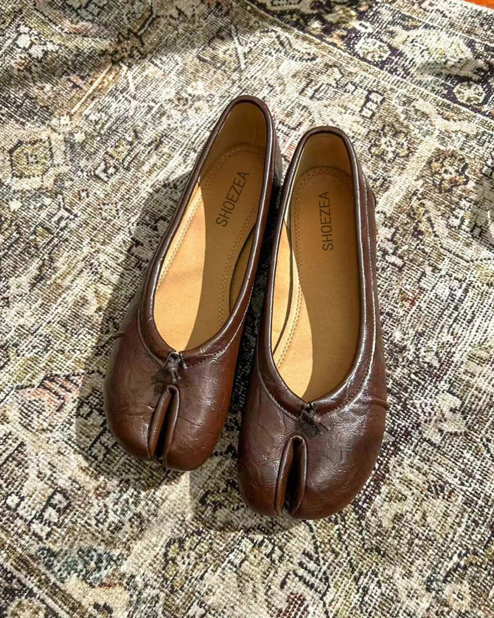 Wrinkles Tabi Ballet Flats