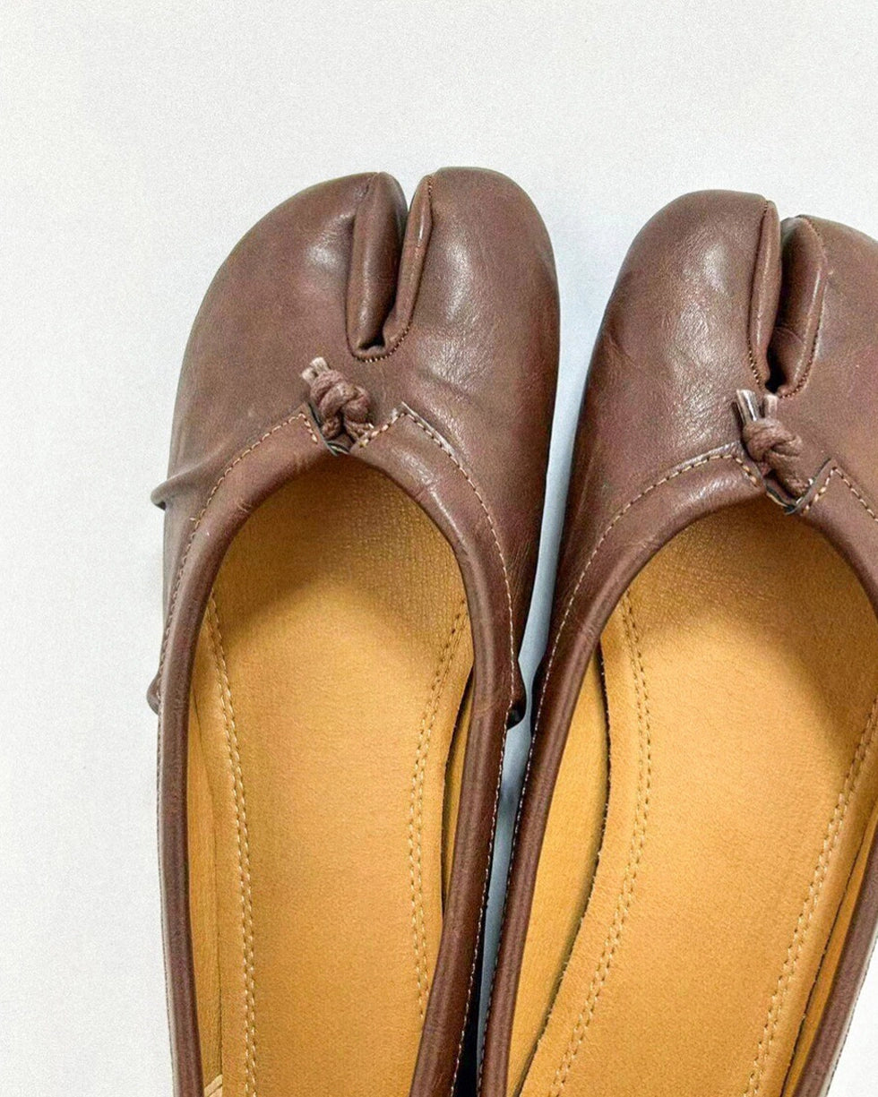 Wrinkles Tabi Ballet Flats