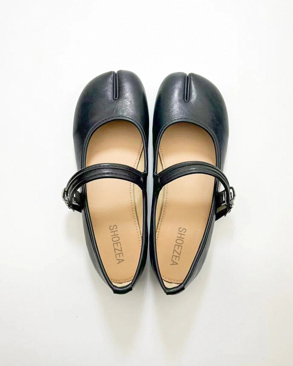 Round Toe Tabi Flats