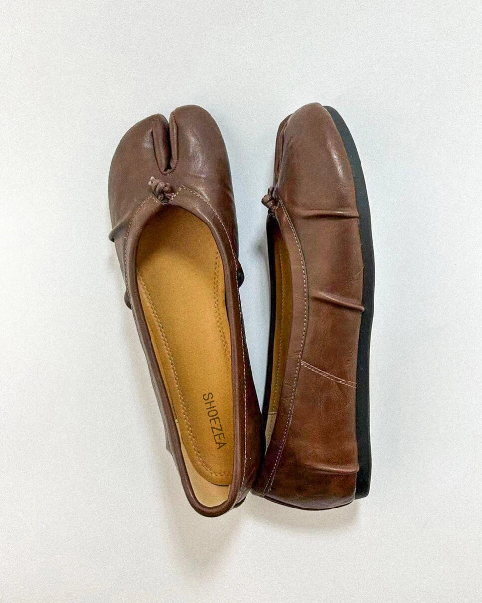 Wrinkles Tabi Ballet Flats