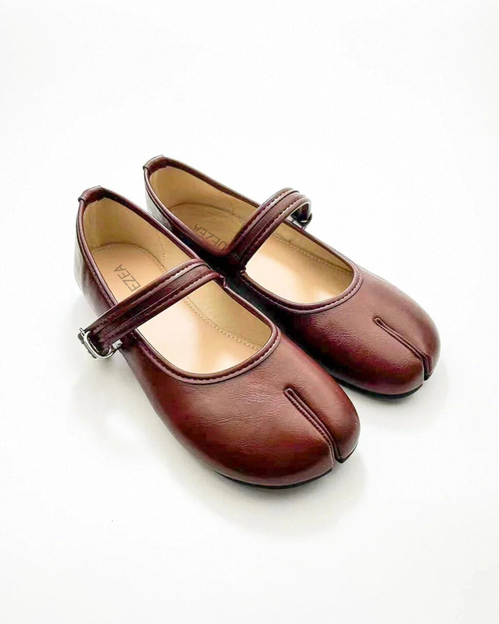 Round Toe Tabi Flats