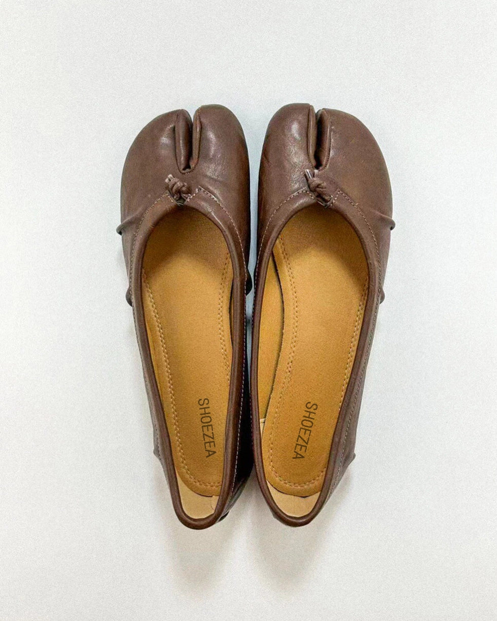 Wrinkles Tabi Ballet Flats