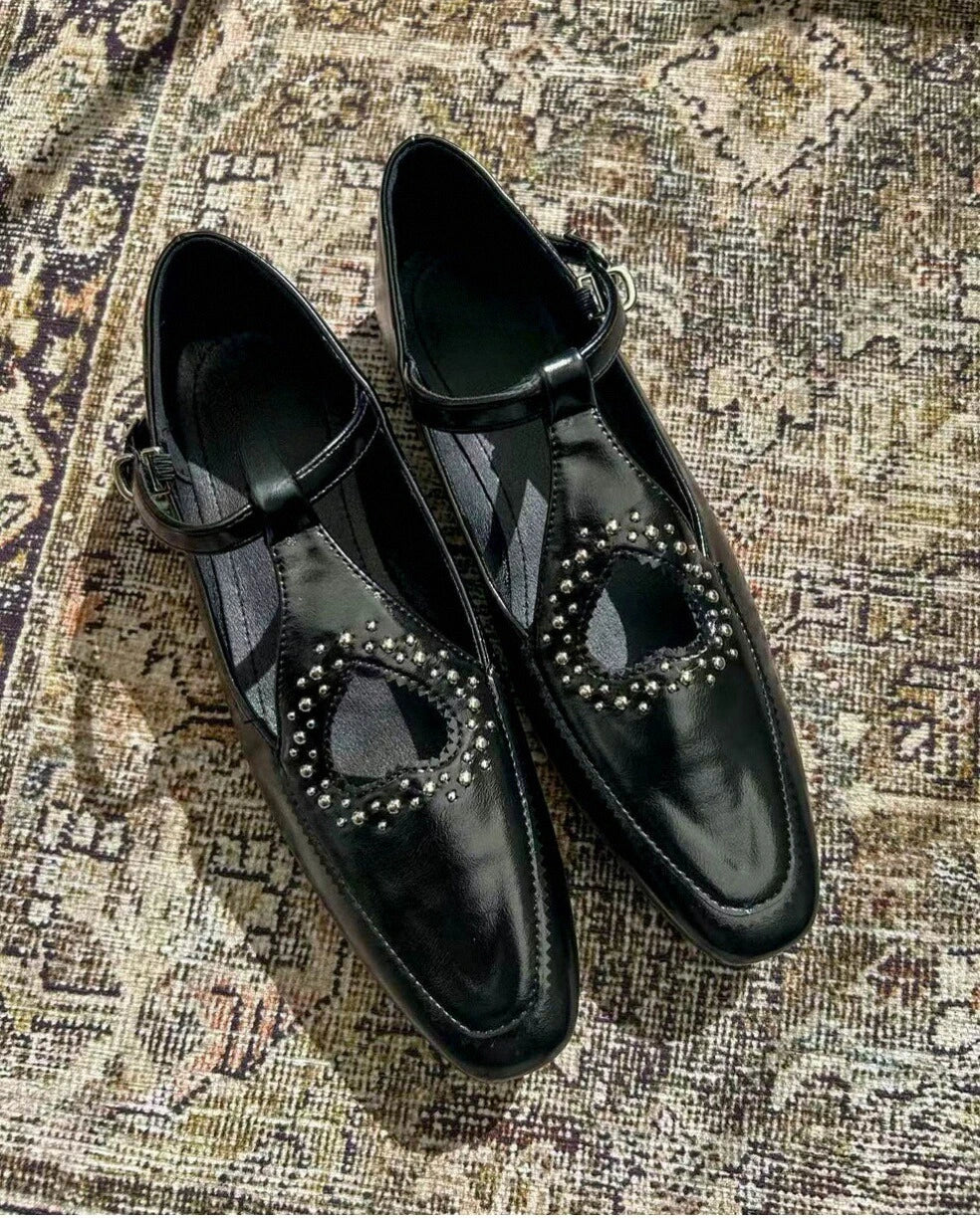 Round Toe Heart Loafers