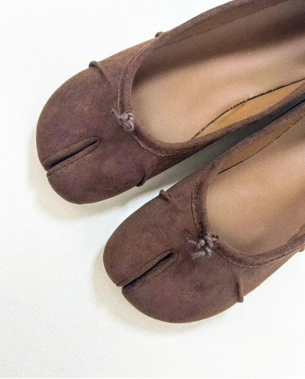 Suede Wrinkles Tabi Flats