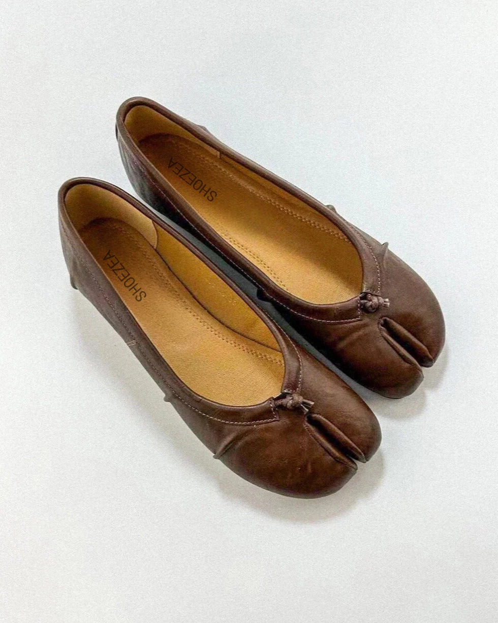 Wrinkles Tabi Ballet Flats