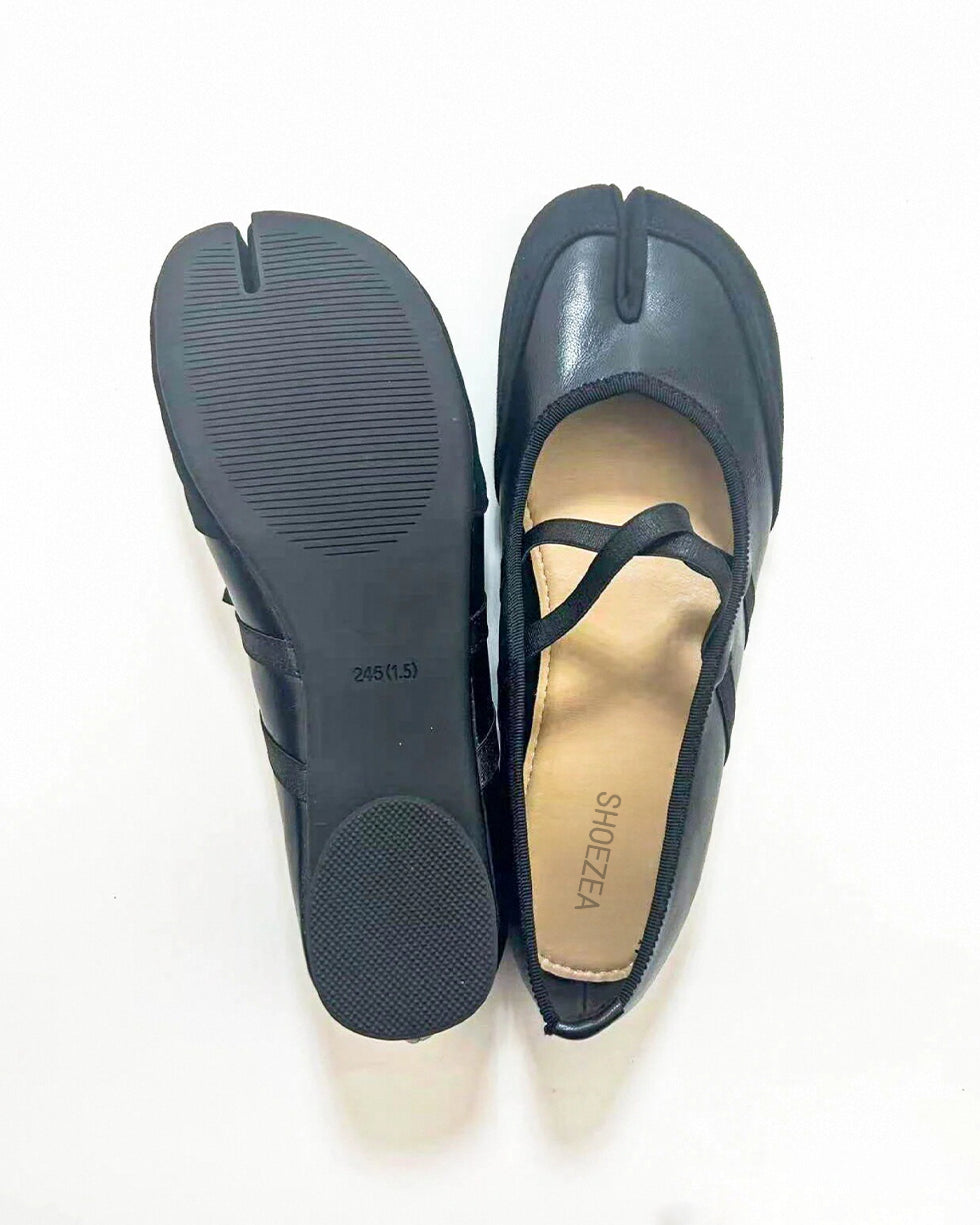 Pair of black Tabi shoes split-toe shoes