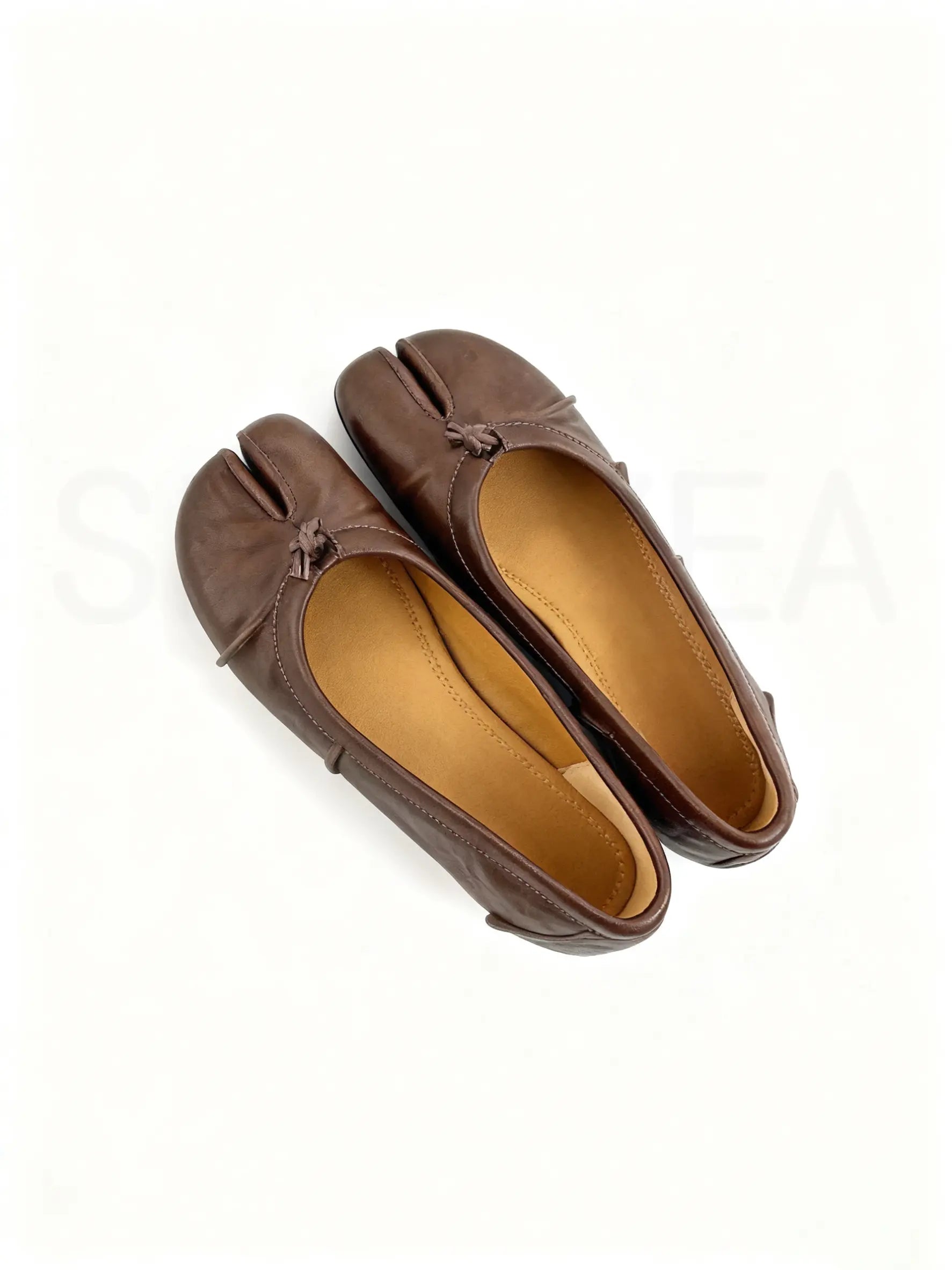 Shoezea Split-Toe Tabi Ballet Flats with Soft Ruched Design