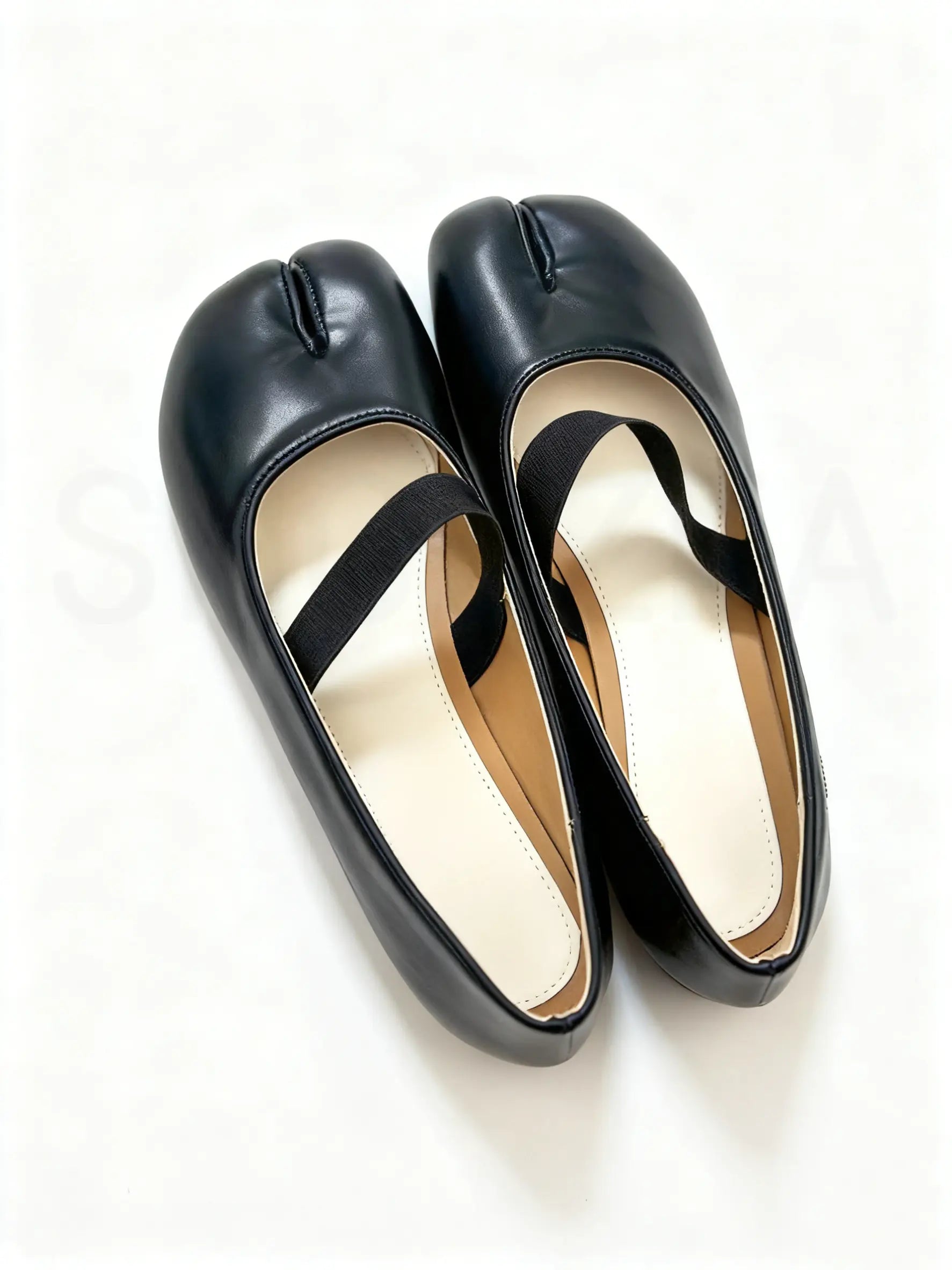 Shoezea Split-Toe Tabi Flats with Simple Single Strap Design