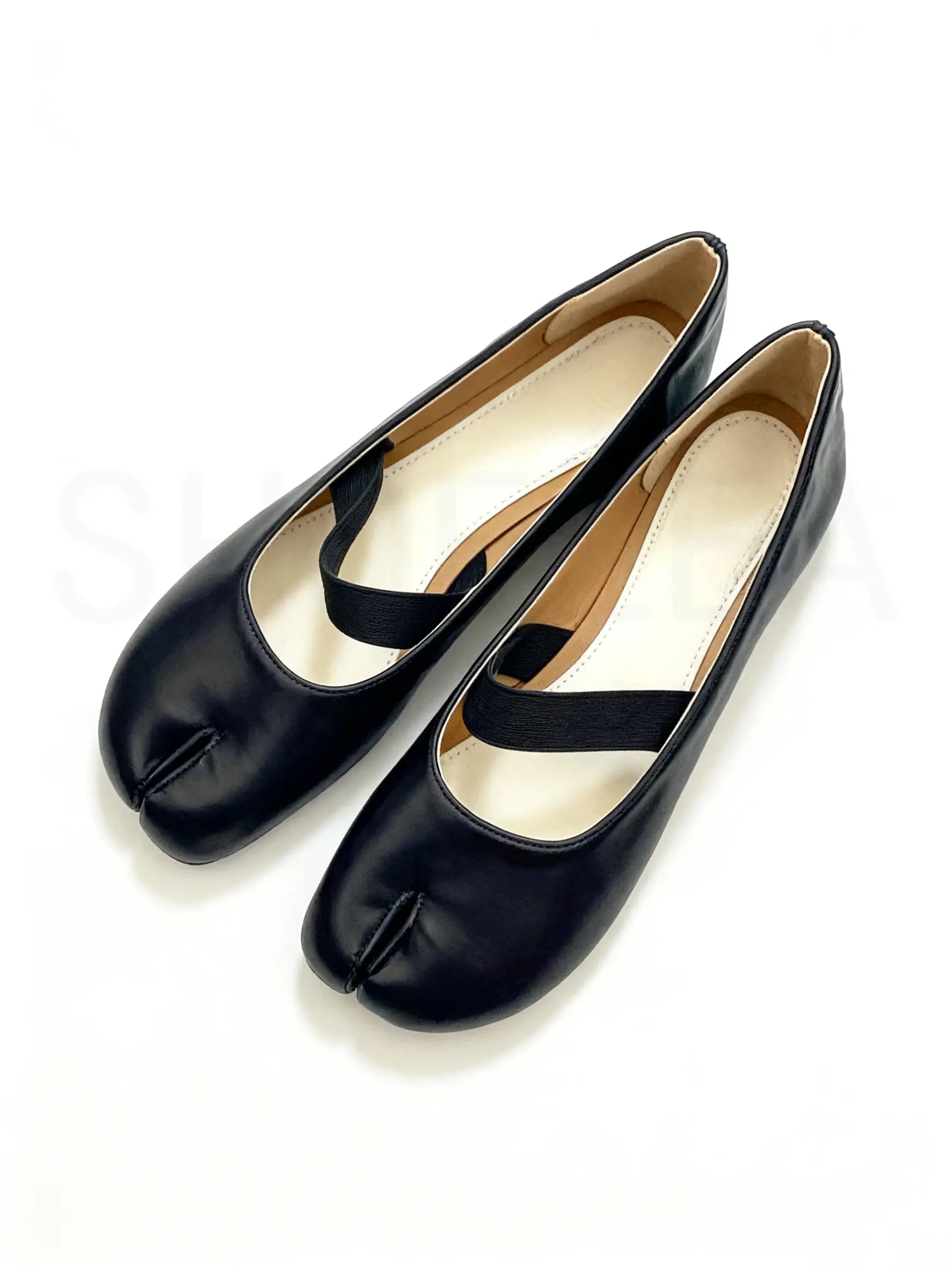 Shoezea Split-Toe Tabi Flats with Simple Single Strap Design