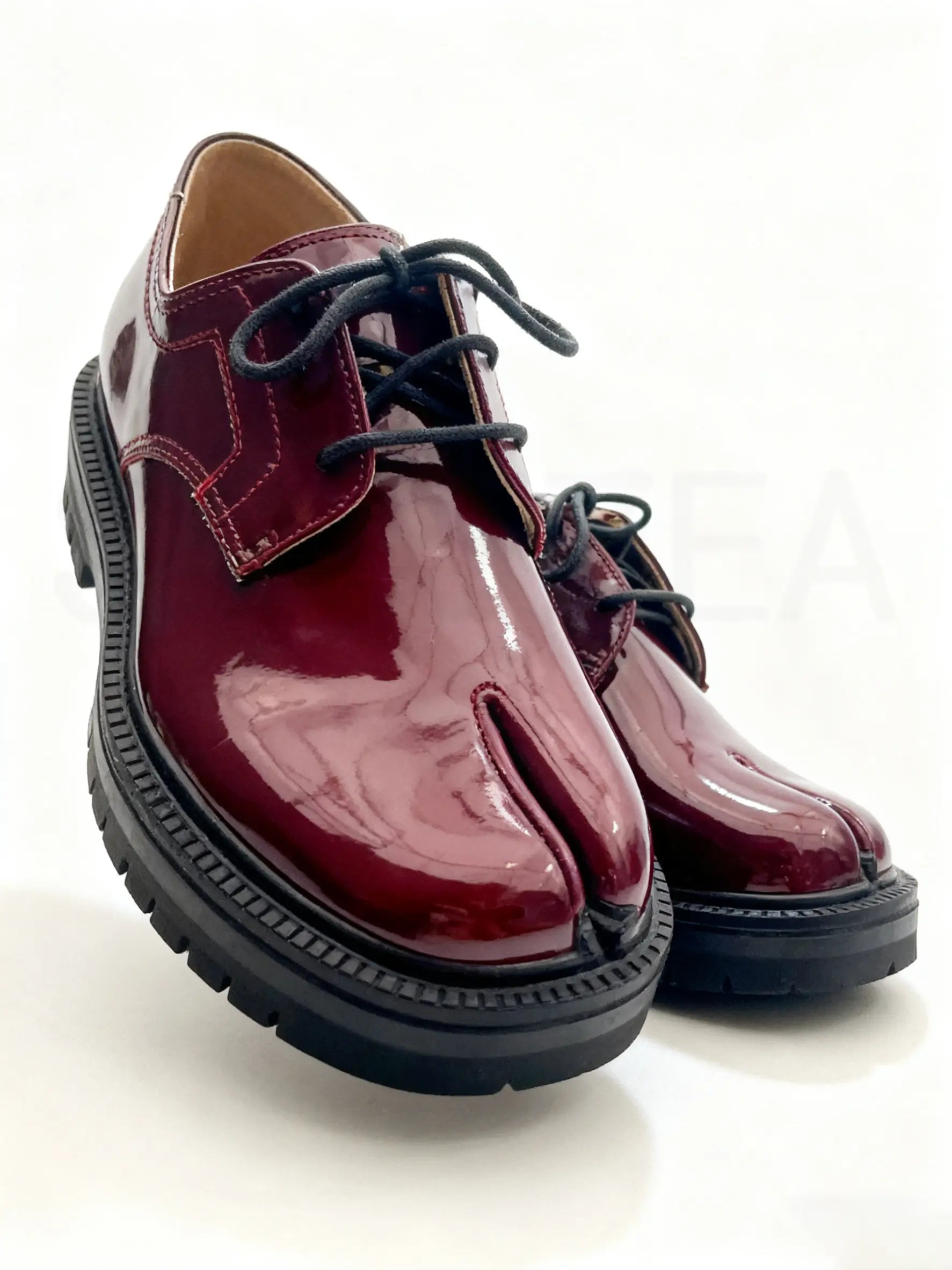 Shoezea Lace-Up Split-Toe Tabi Loafers with Chunky Block Heel
