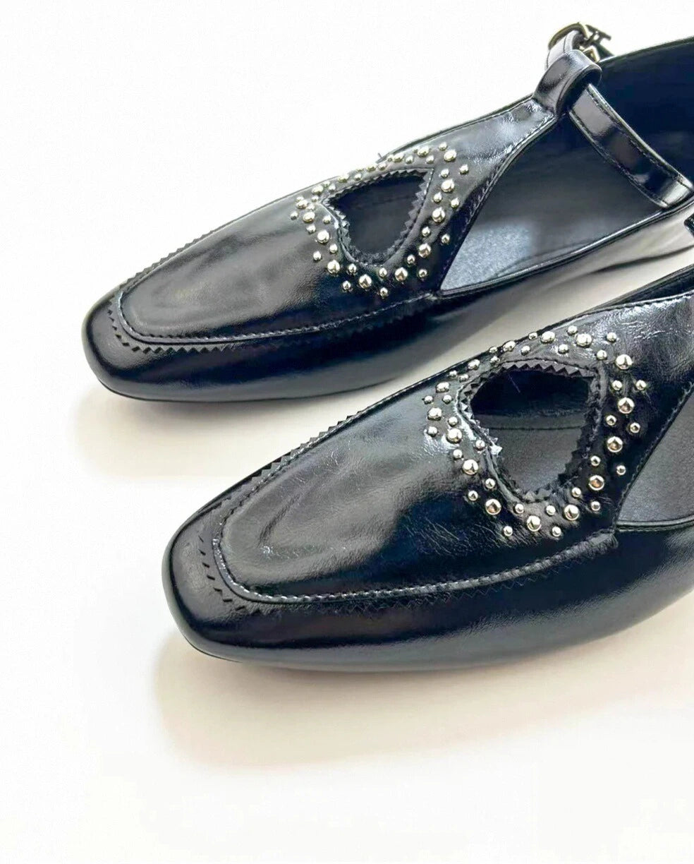 Shoezea Round Toe Heart Loafers