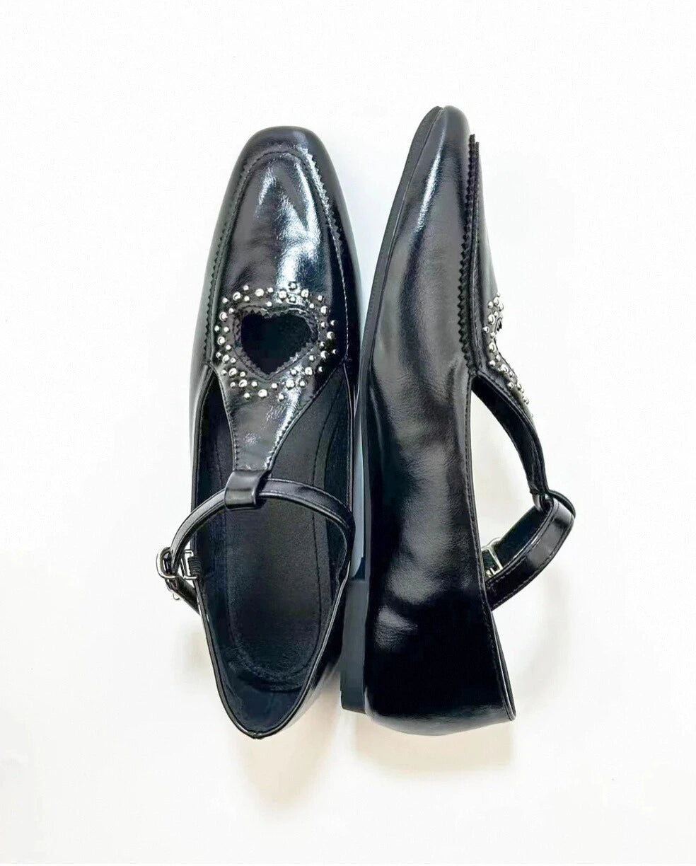 Shoezea Round Toe Heart Loafers